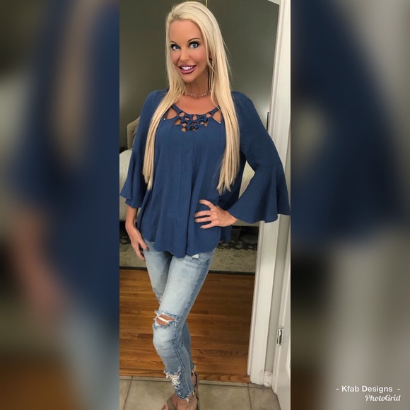 ❤️LAST 2! Blue Cut Out Detail Bell Sleeve Top! - Picture 3 of 3